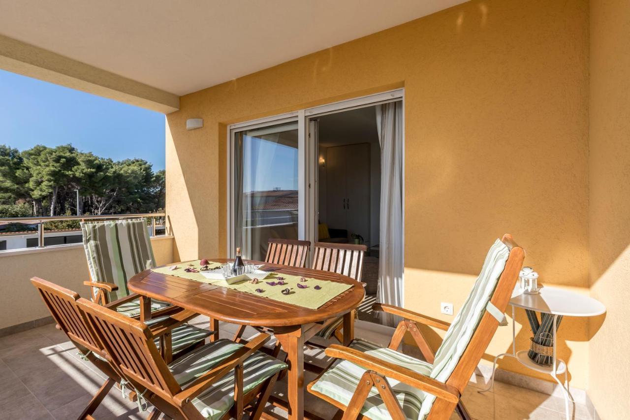 טרוגיר Apart Sa Terasom 250M Od Plaze,Parking,Wi Fi,Rostilj מראה חיצוני תמונה