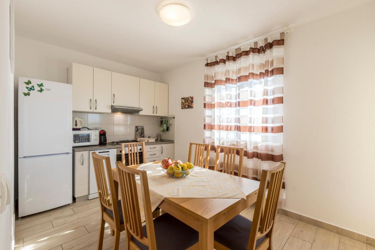 טרוגיר Apart Sa Terasom 250M Od Plaze,Parking,Wi Fi,Rostilj מראה חיצוני תמונה