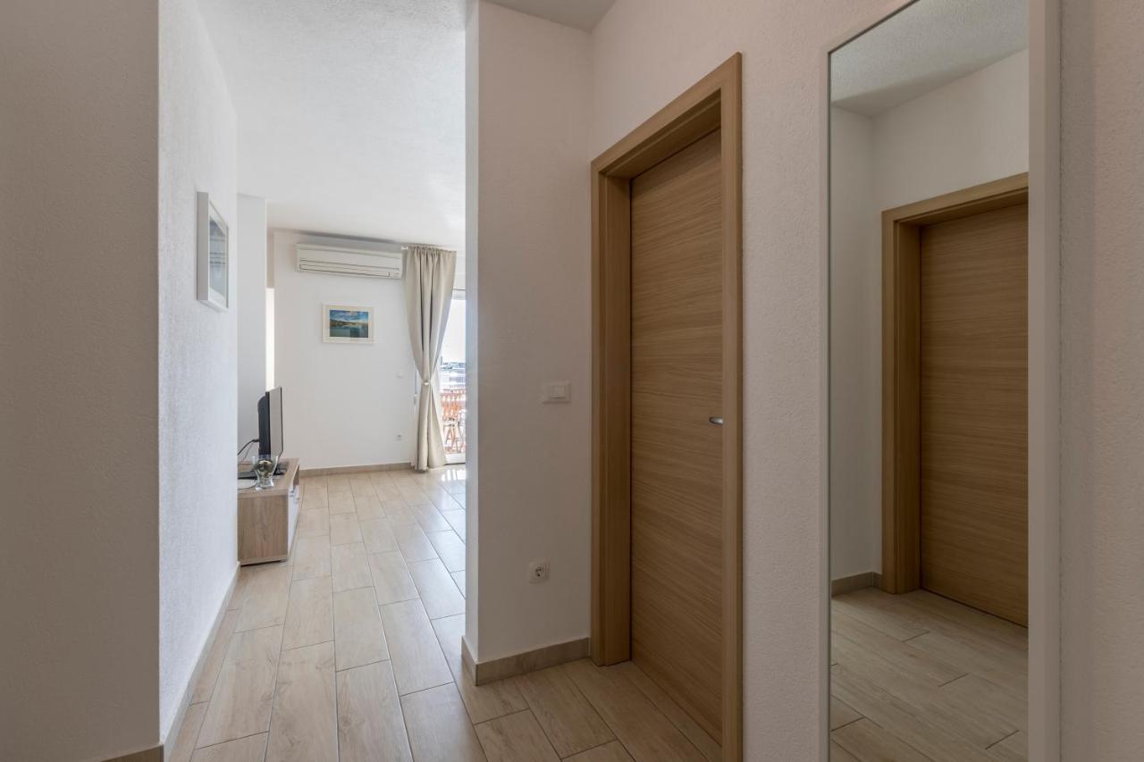 טרוגיר Apart Sa Terasom 250M Od Plaze,Parking,Wi Fi,Rostilj מראה חיצוני תמונה