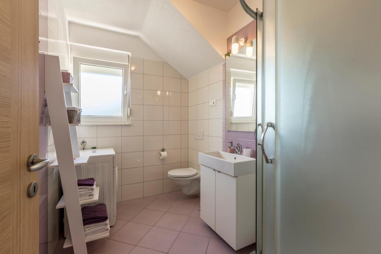 טרוגיר Apart Sa Terasom 250M Od Plaze,Parking,Wi Fi,Rostilj מראה חיצוני תמונה