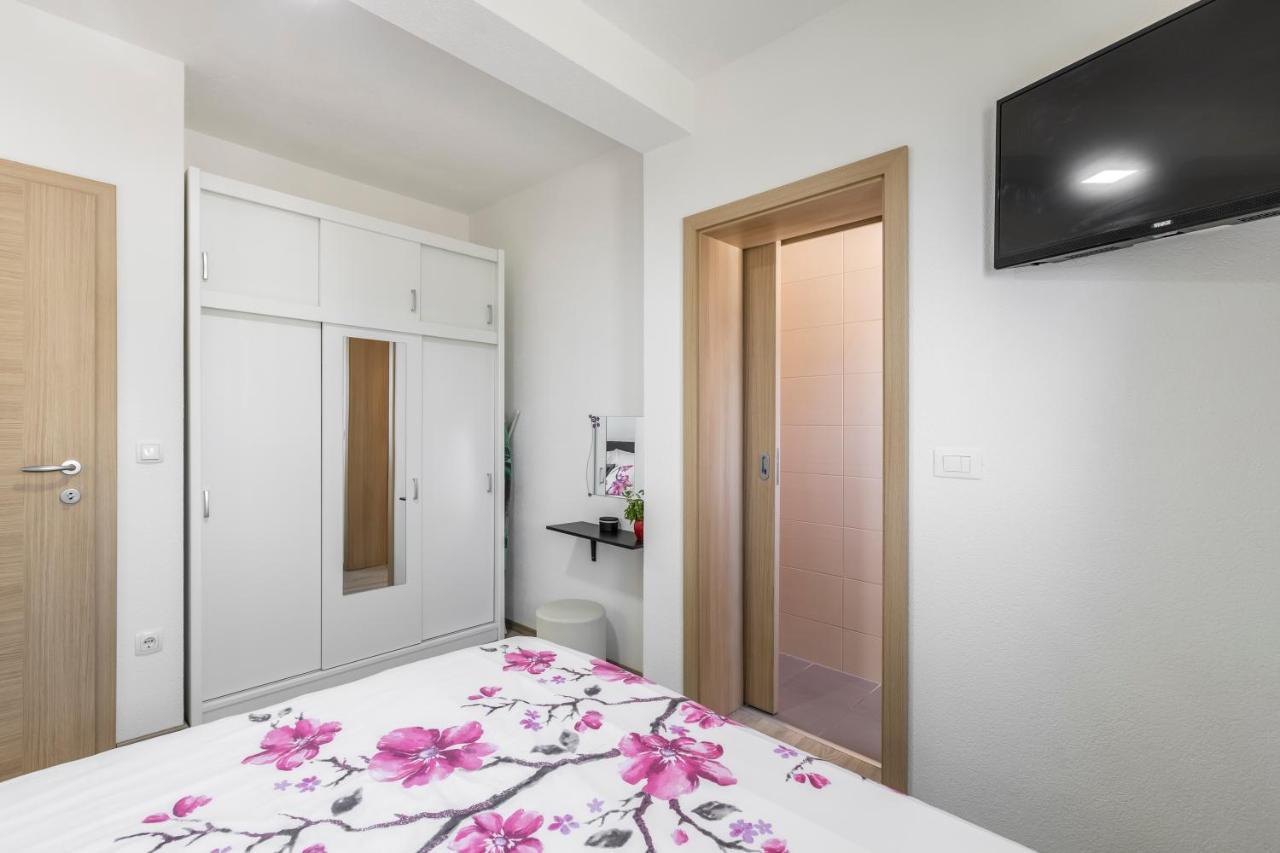 טרוגיר Apart Sa Terasom 250M Od Plaze,Parking,Wi Fi,Rostilj מראה חיצוני תמונה
