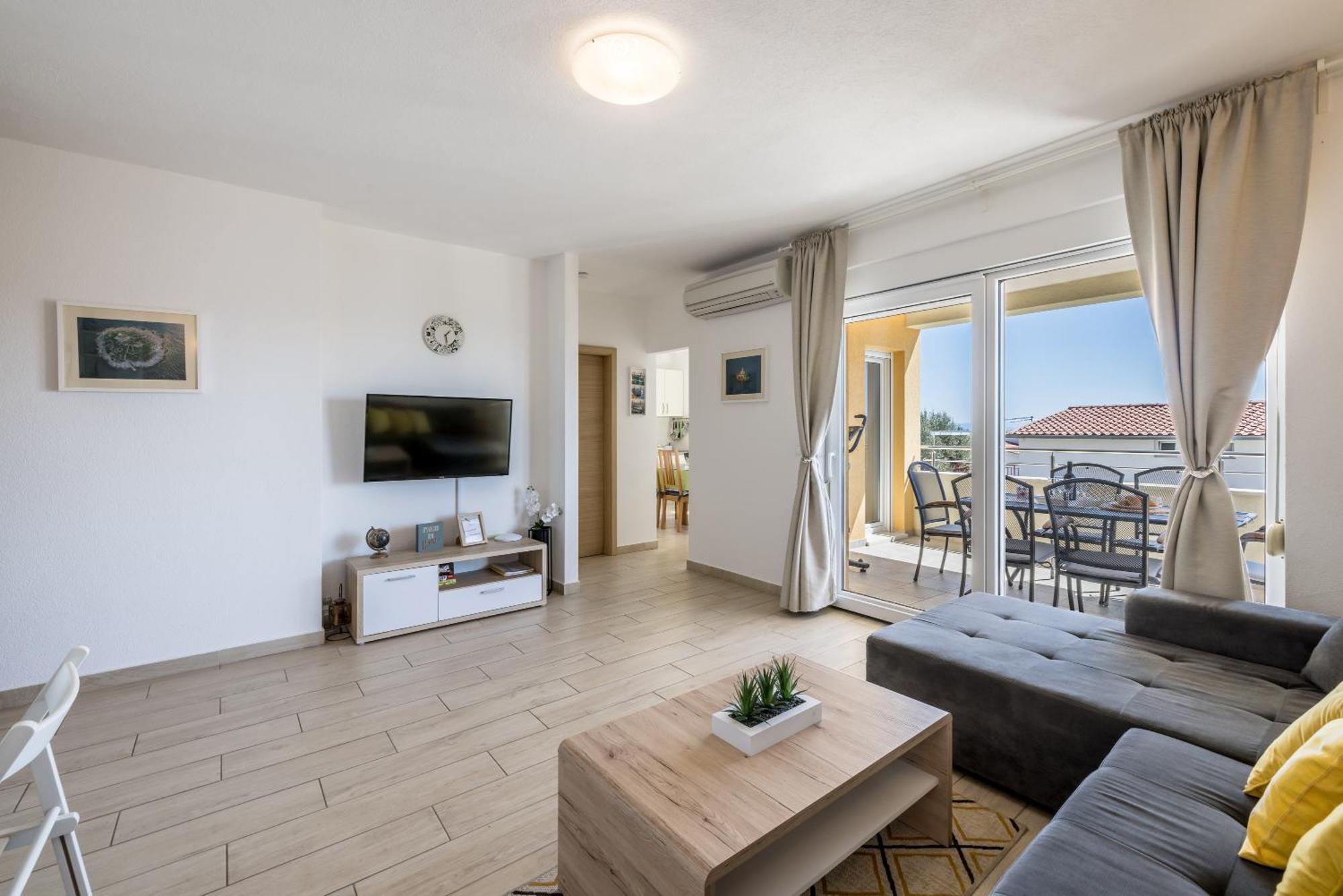 טרוגיר Apart Sa Terasom 250M Od Plaze,Parking,Wi Fi,Rostilj מראה חיצוני תמונה